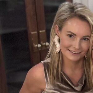 Meet your Posher, Kelly